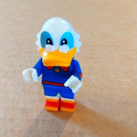 LEGO SCROOGE MCDUCK DISNEY MINIFIGURE COLLECTIBLE NO HAT - Picture 3 of 9